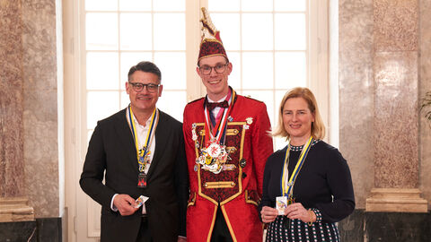 Ministerpräsident Boris Rhein und seine Frau Tanja Raab-Rhein empfangen im Schloss Biebrich in Wiesbaden hessische Fastnachtsvereine 